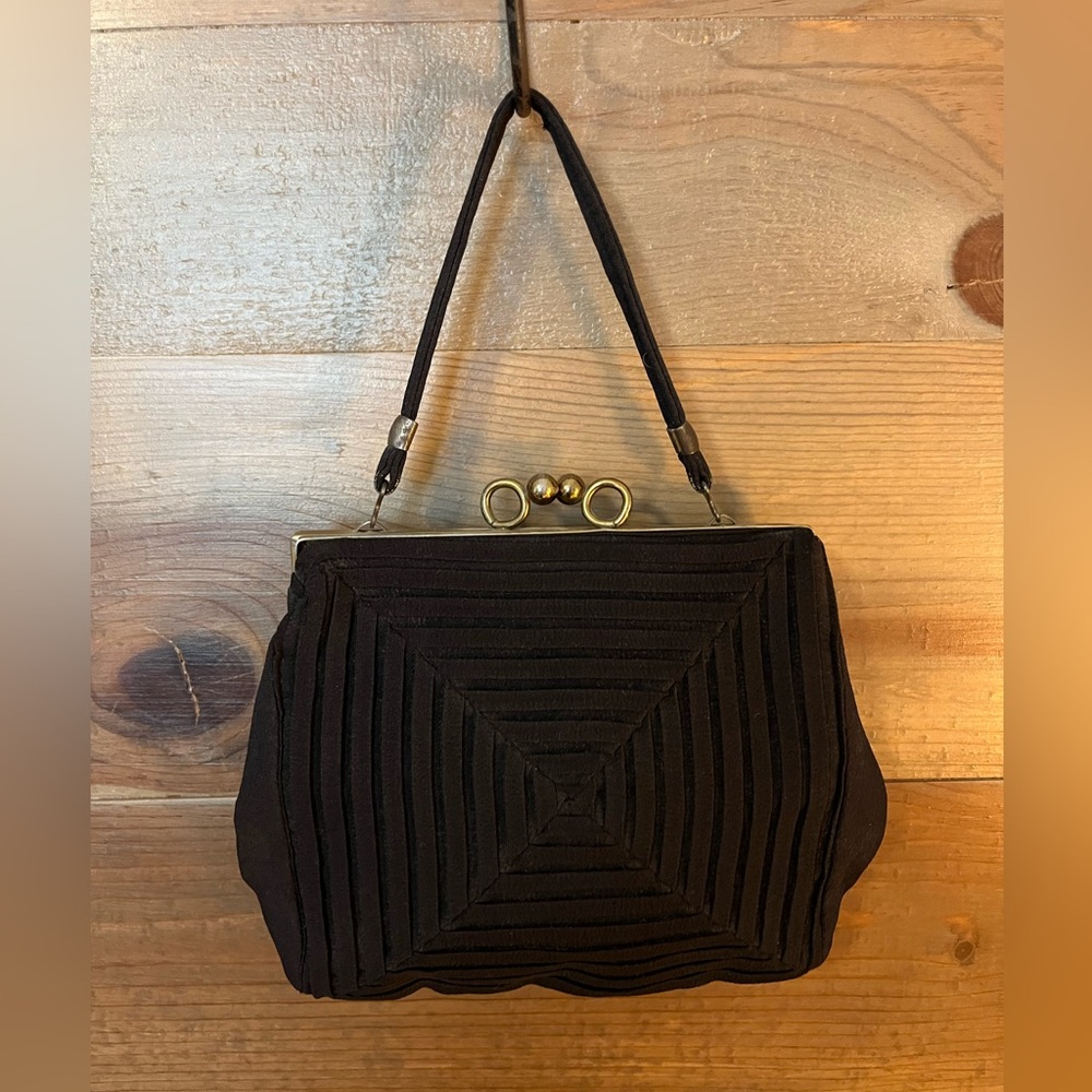 Vintage Adorable Black Handbag